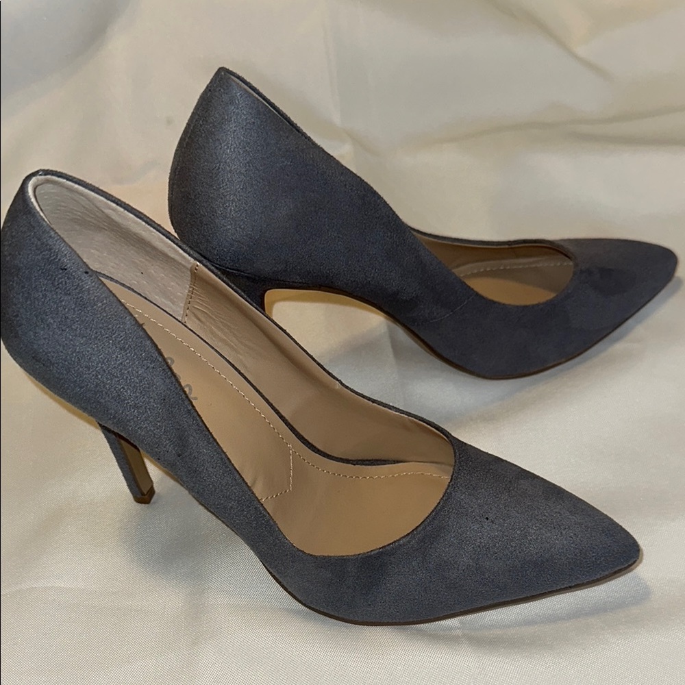 Charles by Charles David Women’s “ Pact” Frosted Blue Stilettos